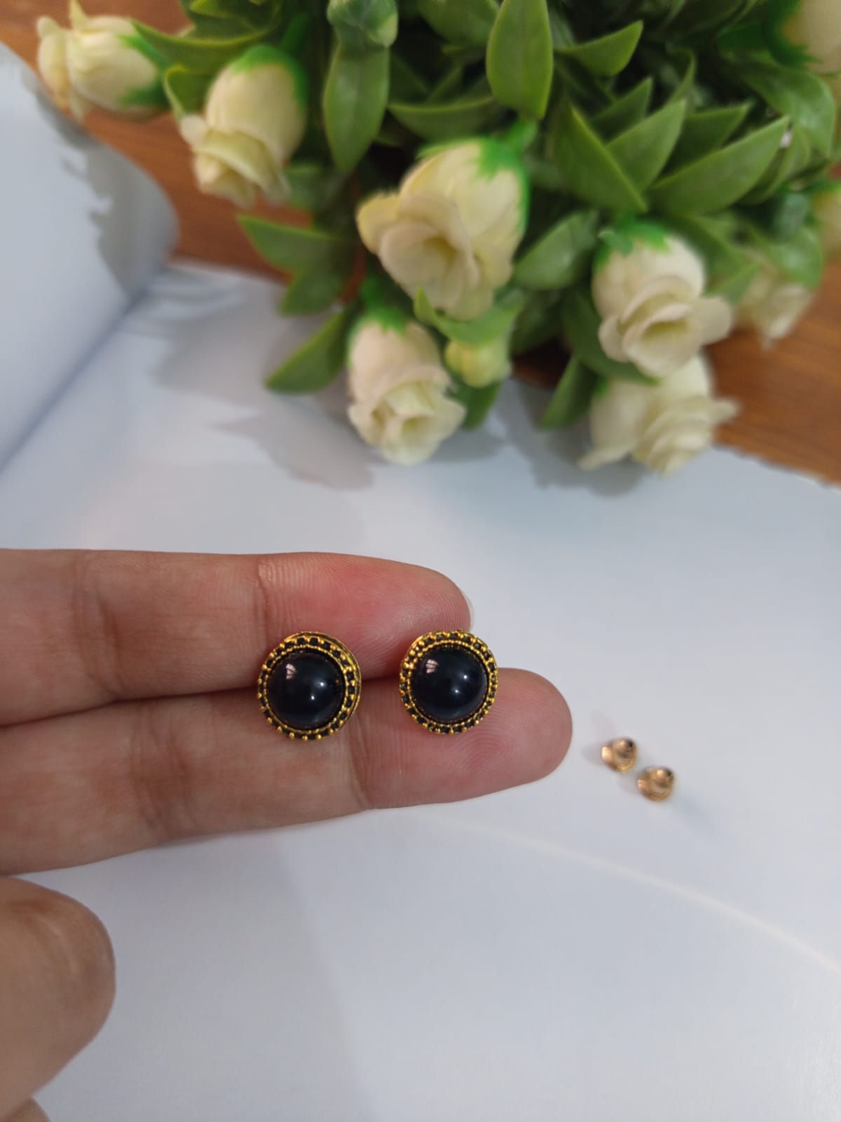 Round Black studs