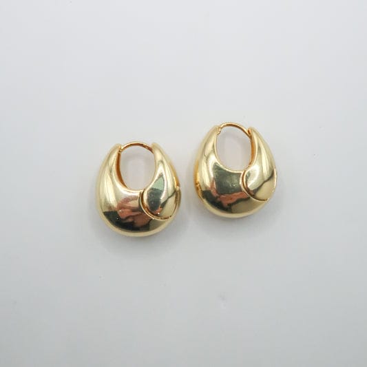 Elegant golden stud earrings